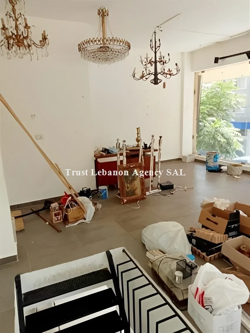 Showroom for rent in Achrafieh