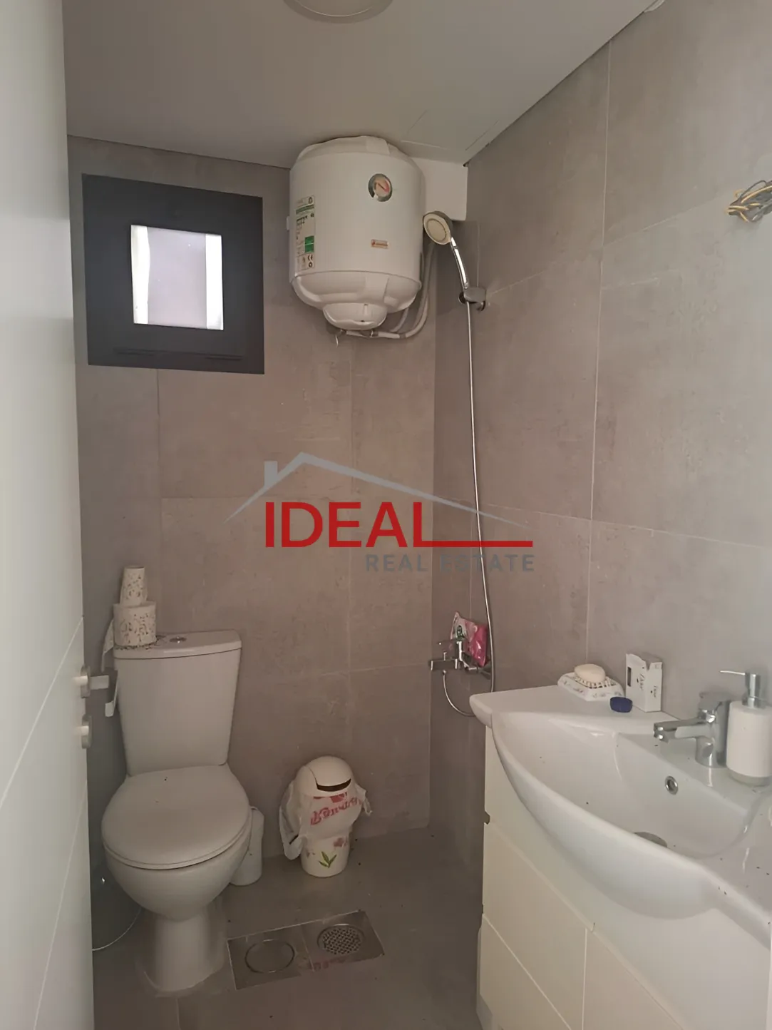 Office for rent in Adma w Dafnah