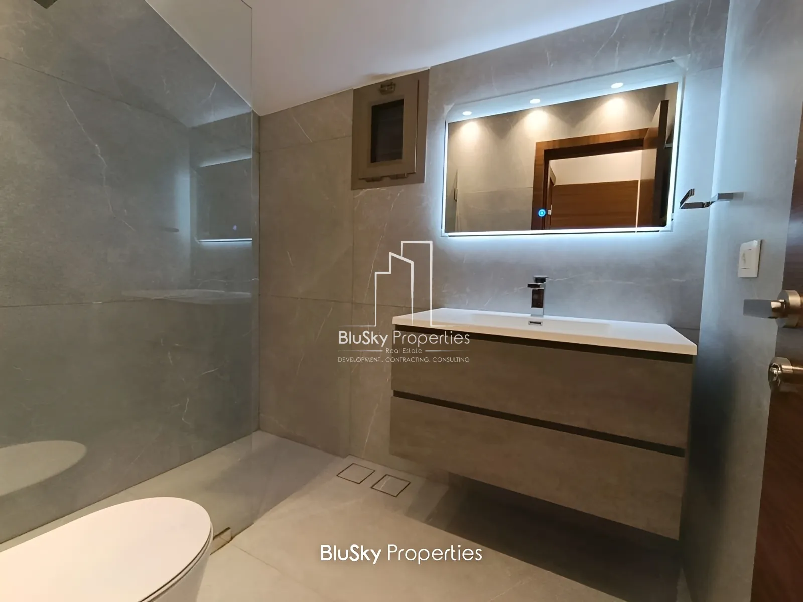 Duplex for Sale in Blat