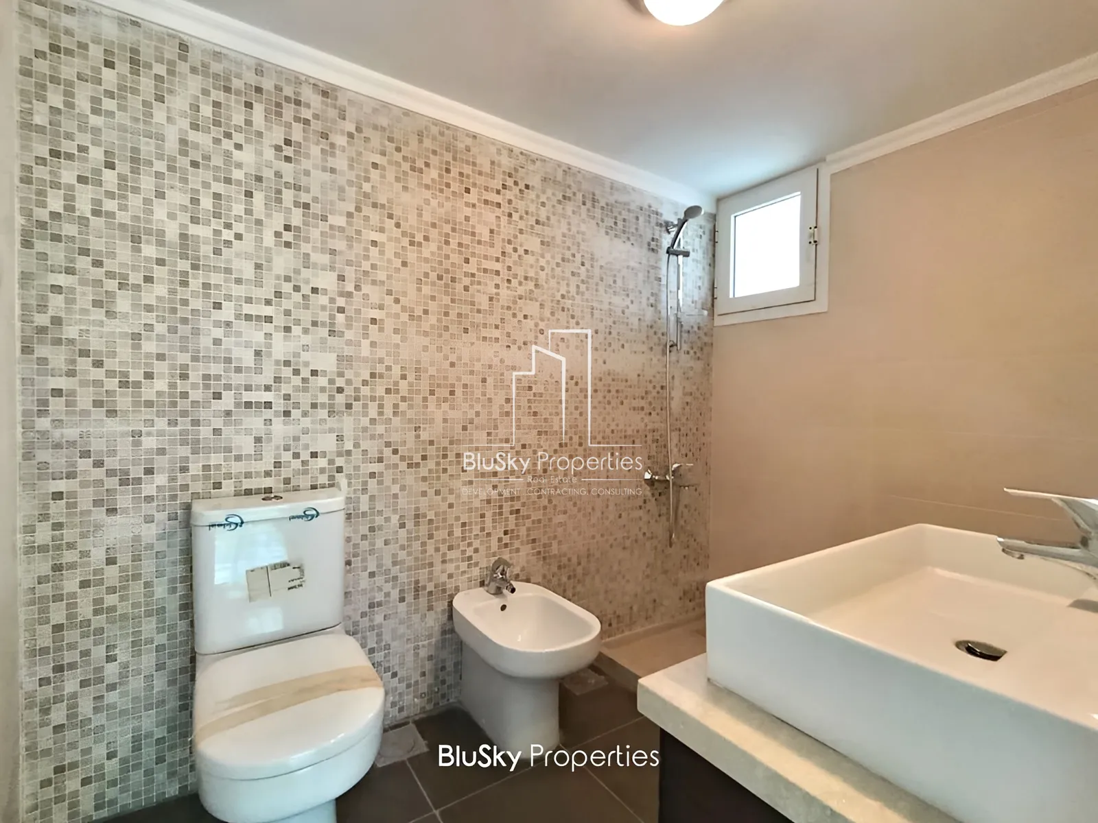 Apartment for Sale in Haret Sakher
