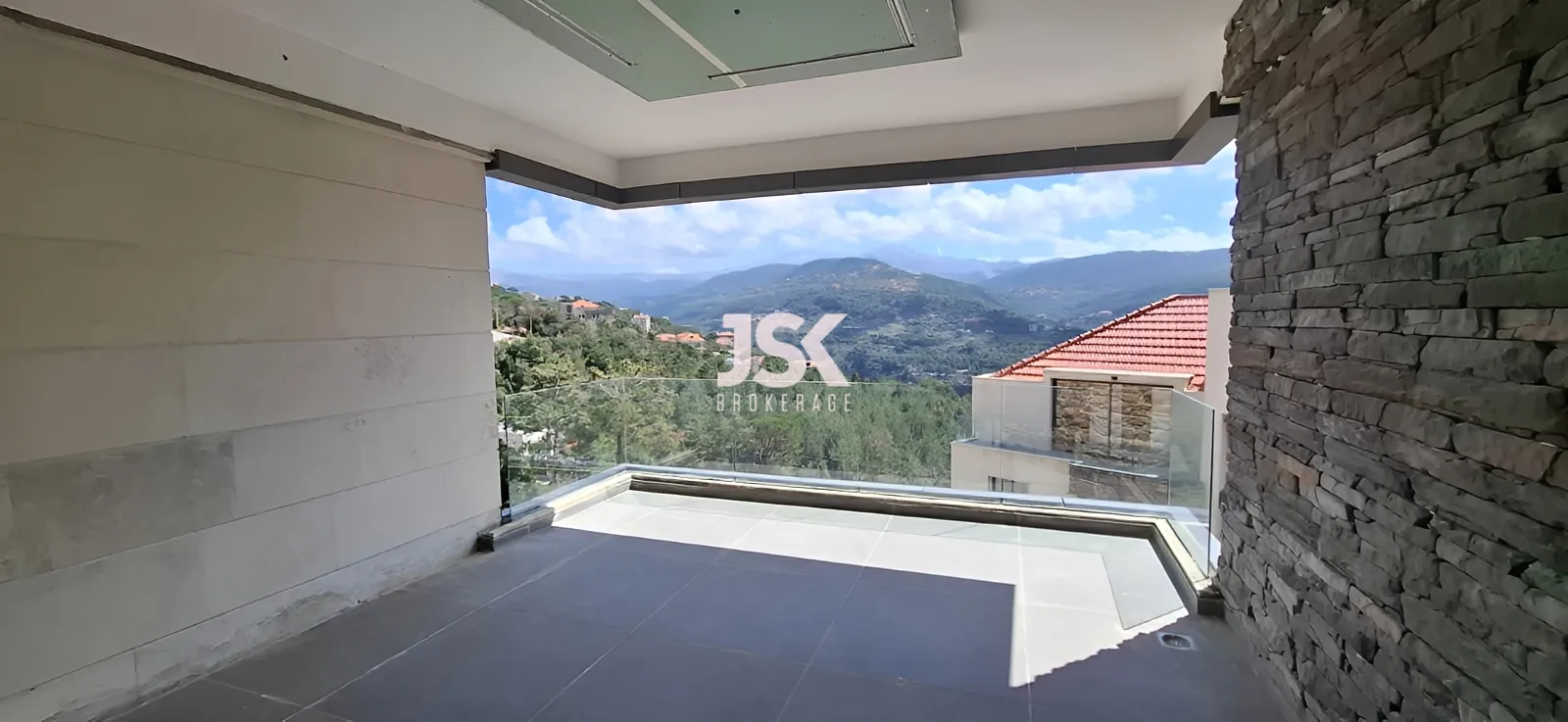 Apartment for Sale in Broummana - 3 bed, 3 bath