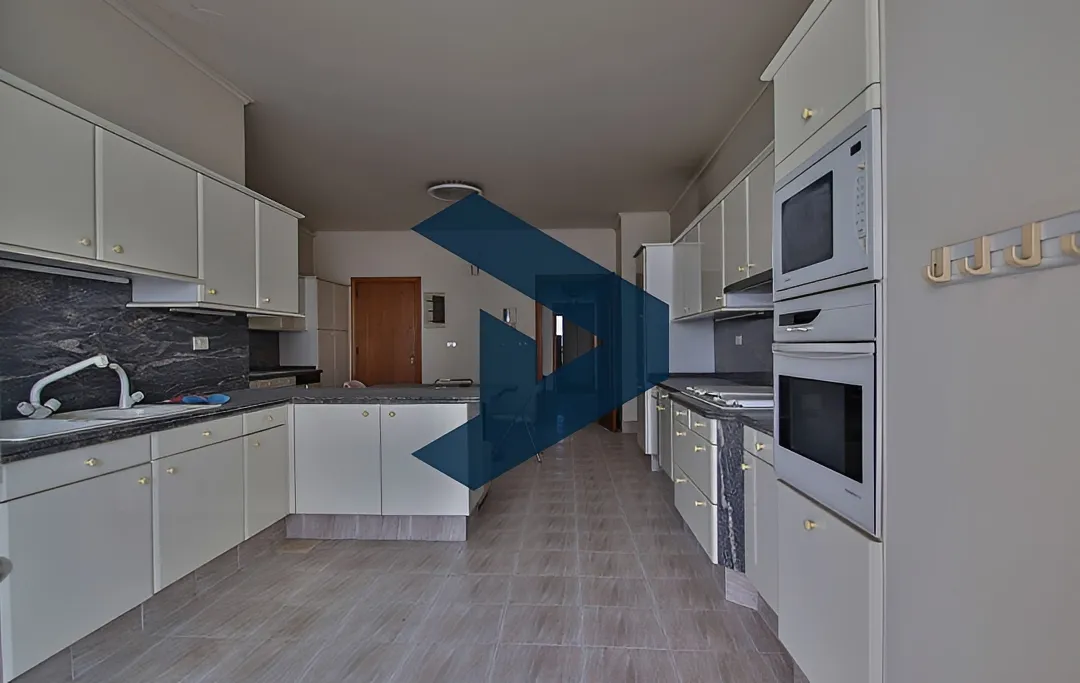Apartment for sale in Kraytem, Beirut, Lebanon