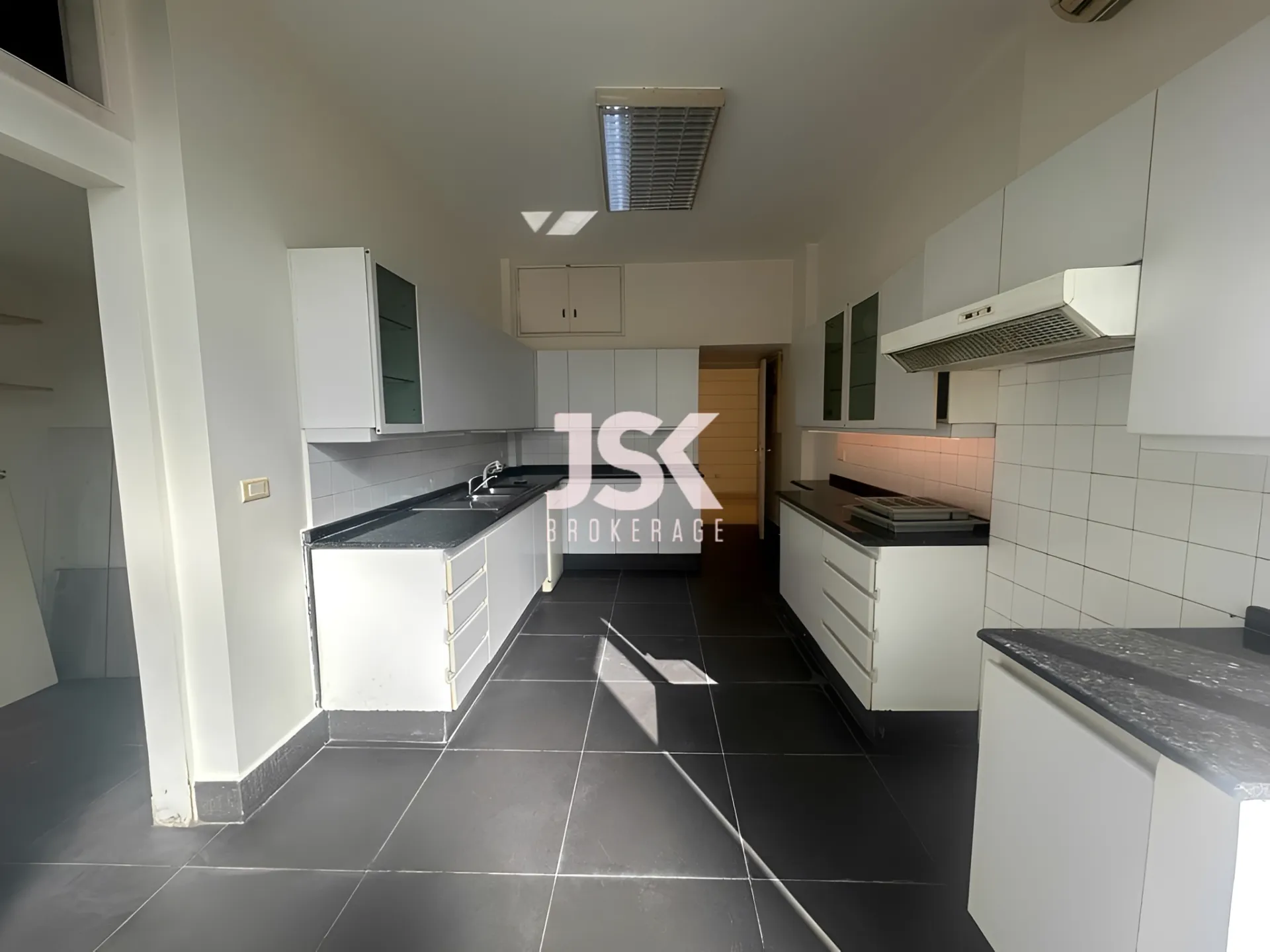 Apartment for Rent in Clemenceau