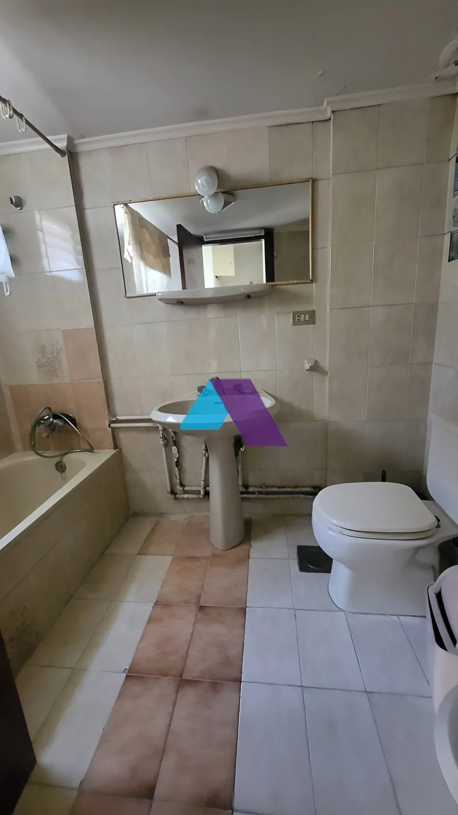 Apartment for Sale in Haret Sakher