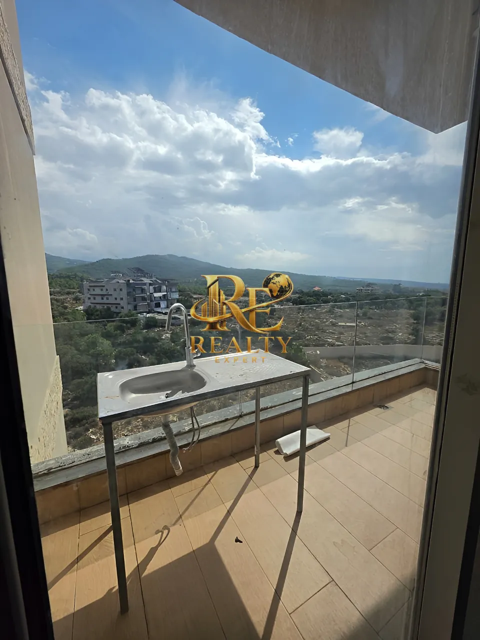 Apartment for sale in Aaramoun