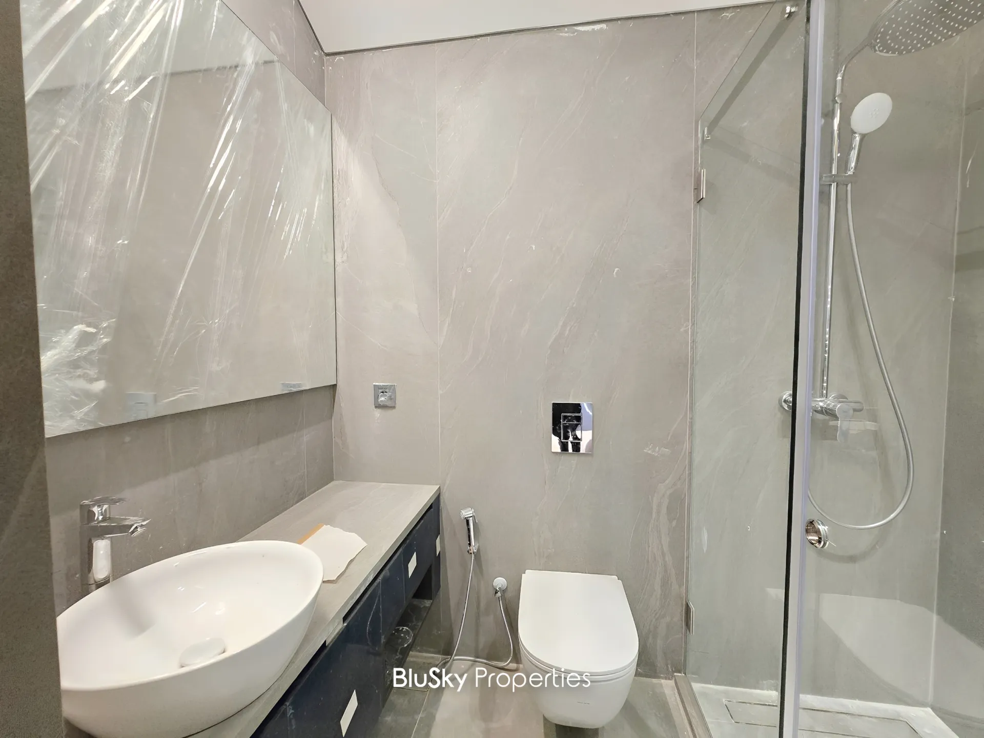 Duplex for sale in Monteverde main street، lebanon