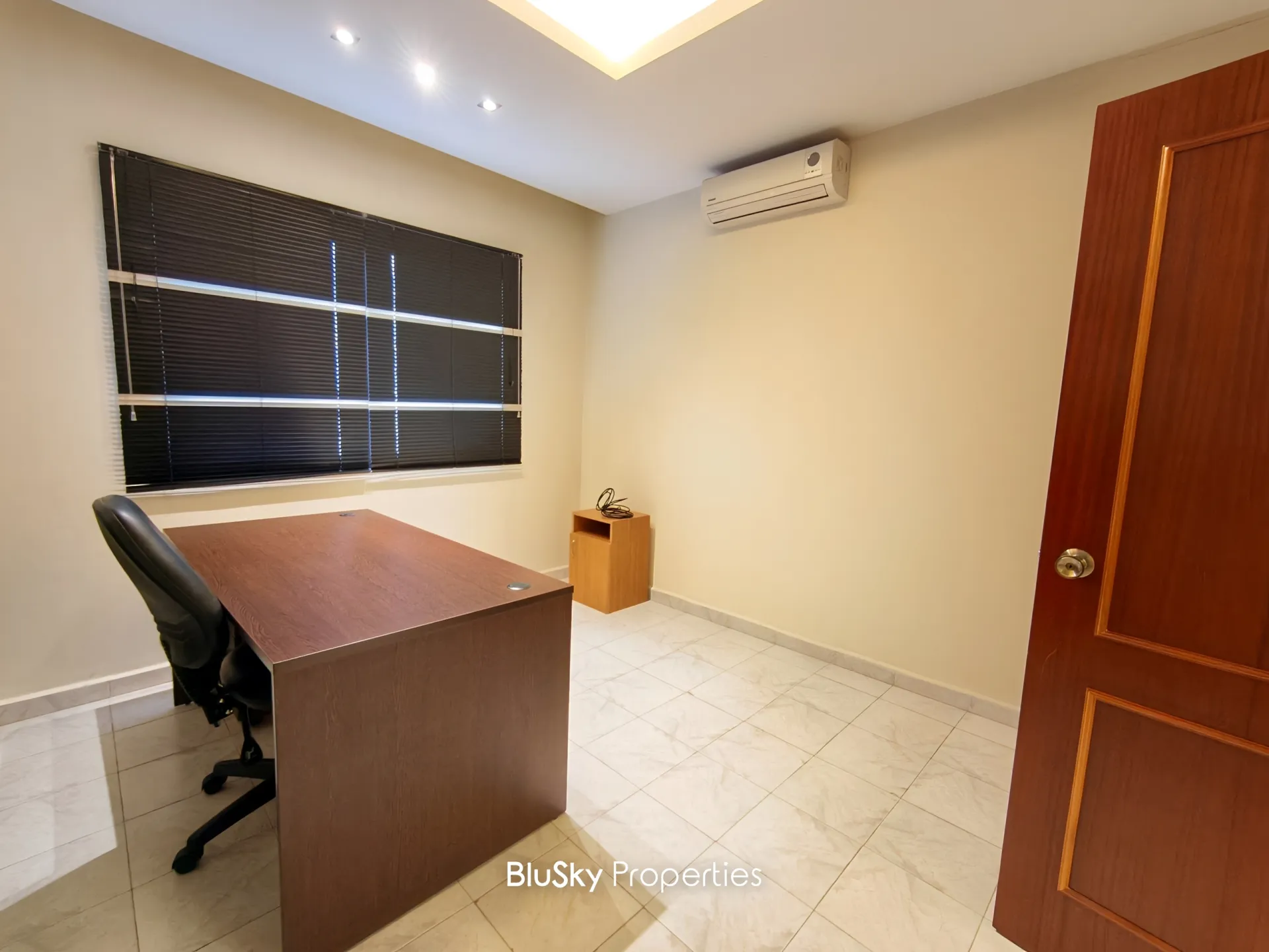 Office for rent in Antelias