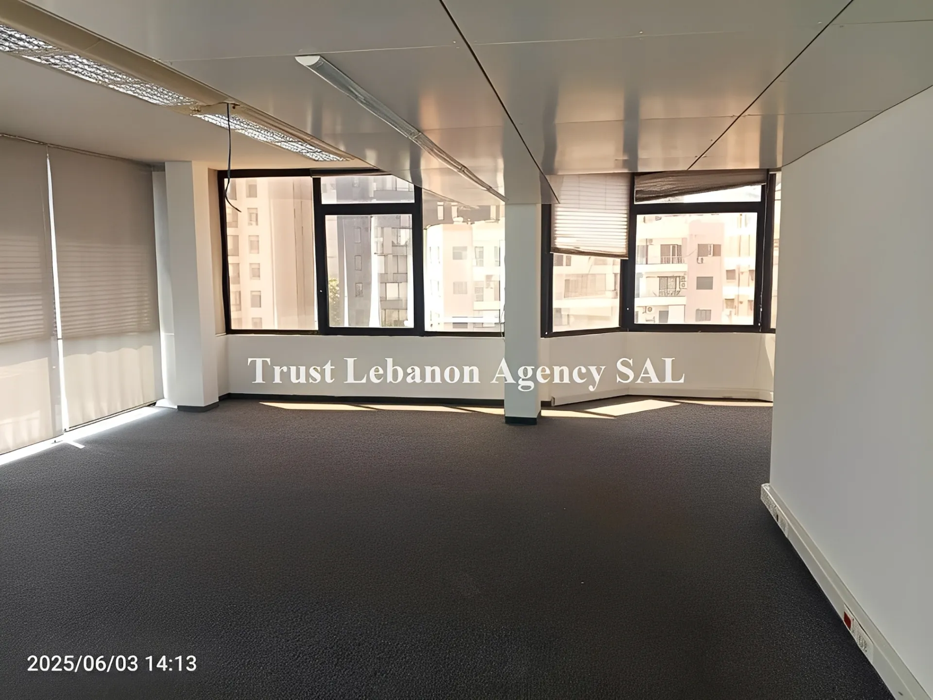 Office for rent in Beirut, Corniche El Nahr