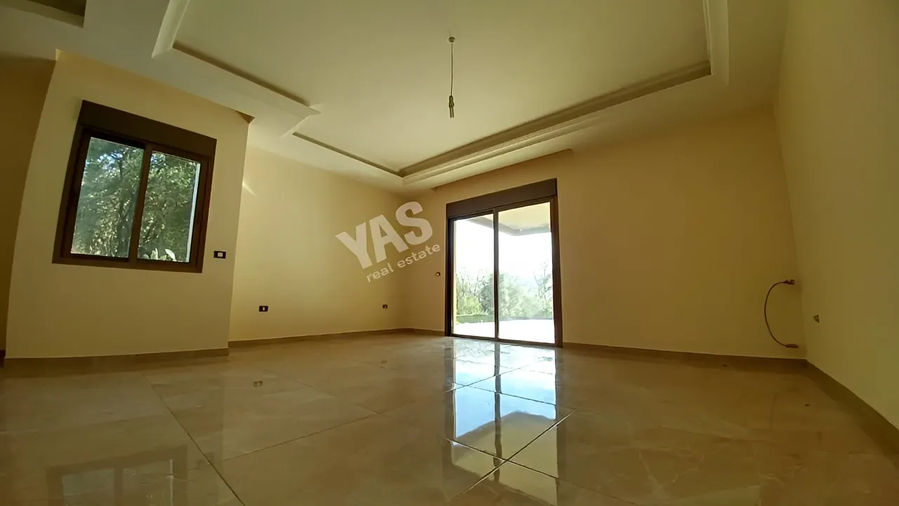 Apartment for Sale in Ballouneh