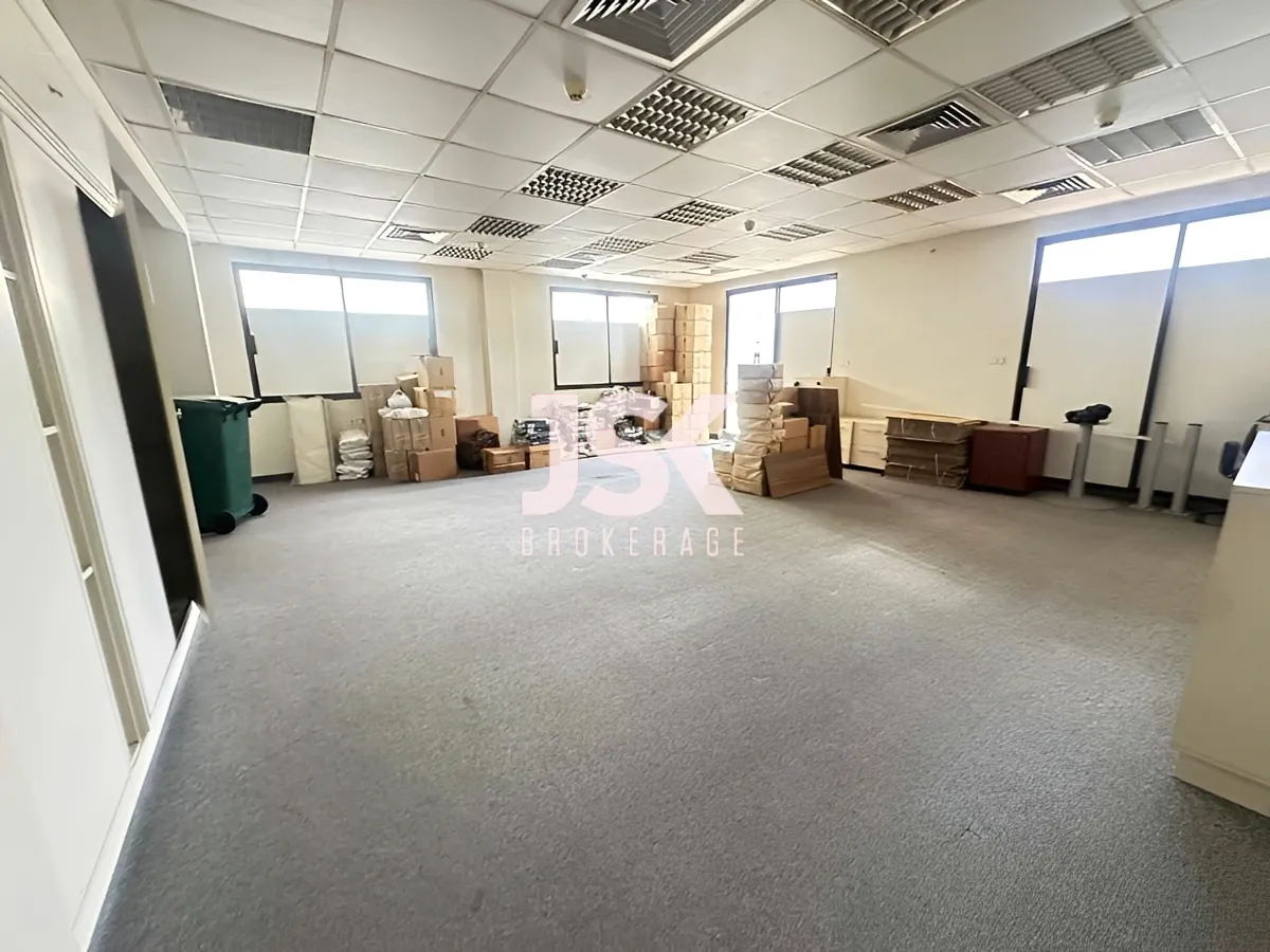 Office for rent in Daoura