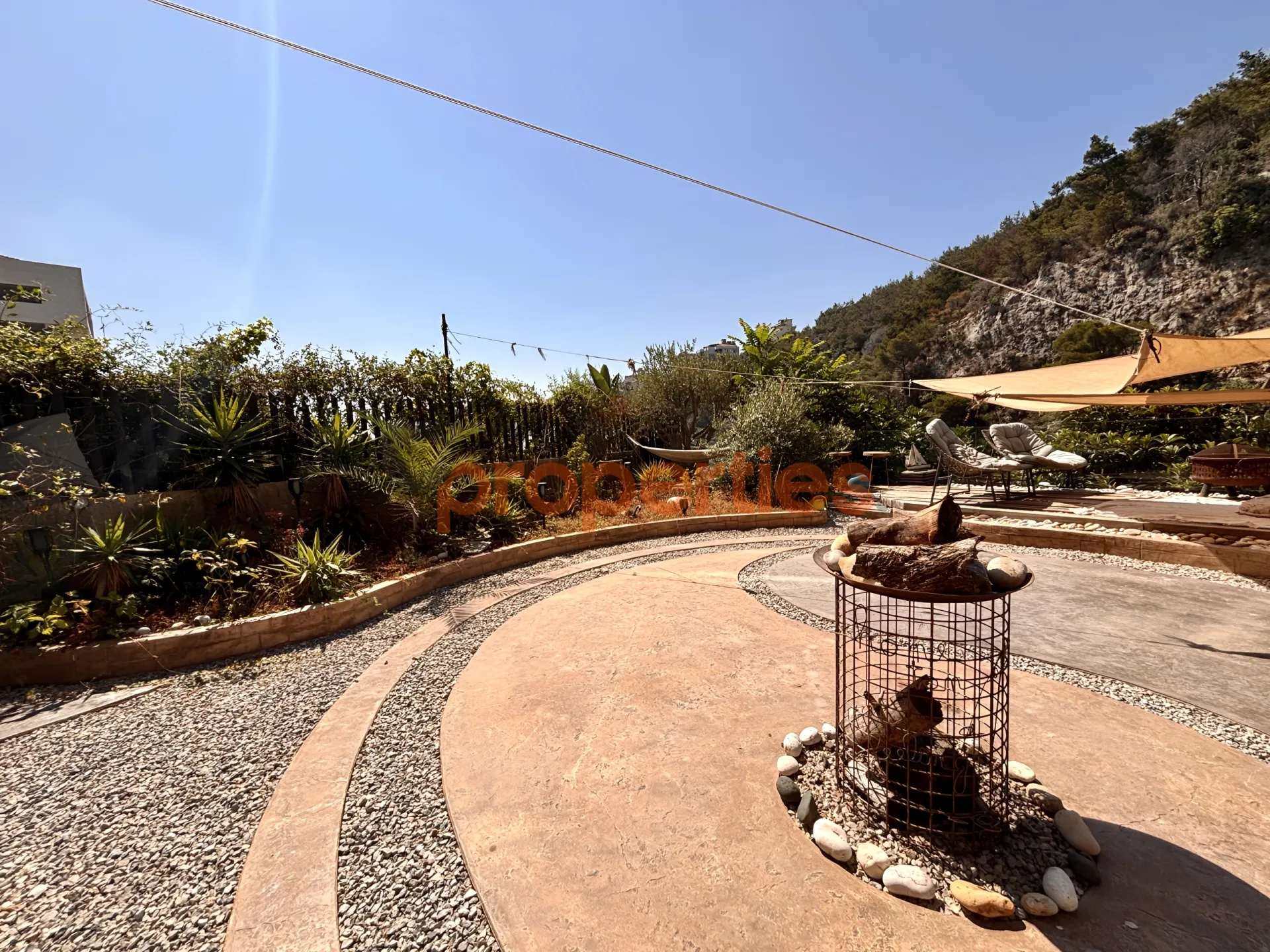 Apartment for Sale in Qennabet Broummana