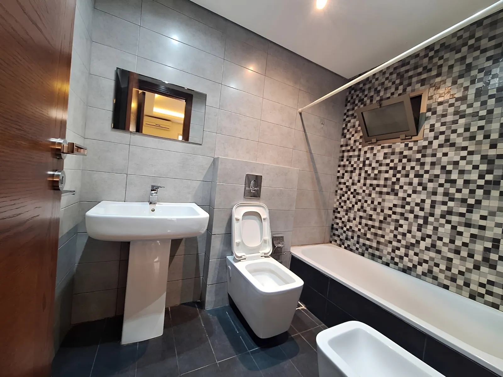 شقة for rent in فنار، بوشرية، لبنان