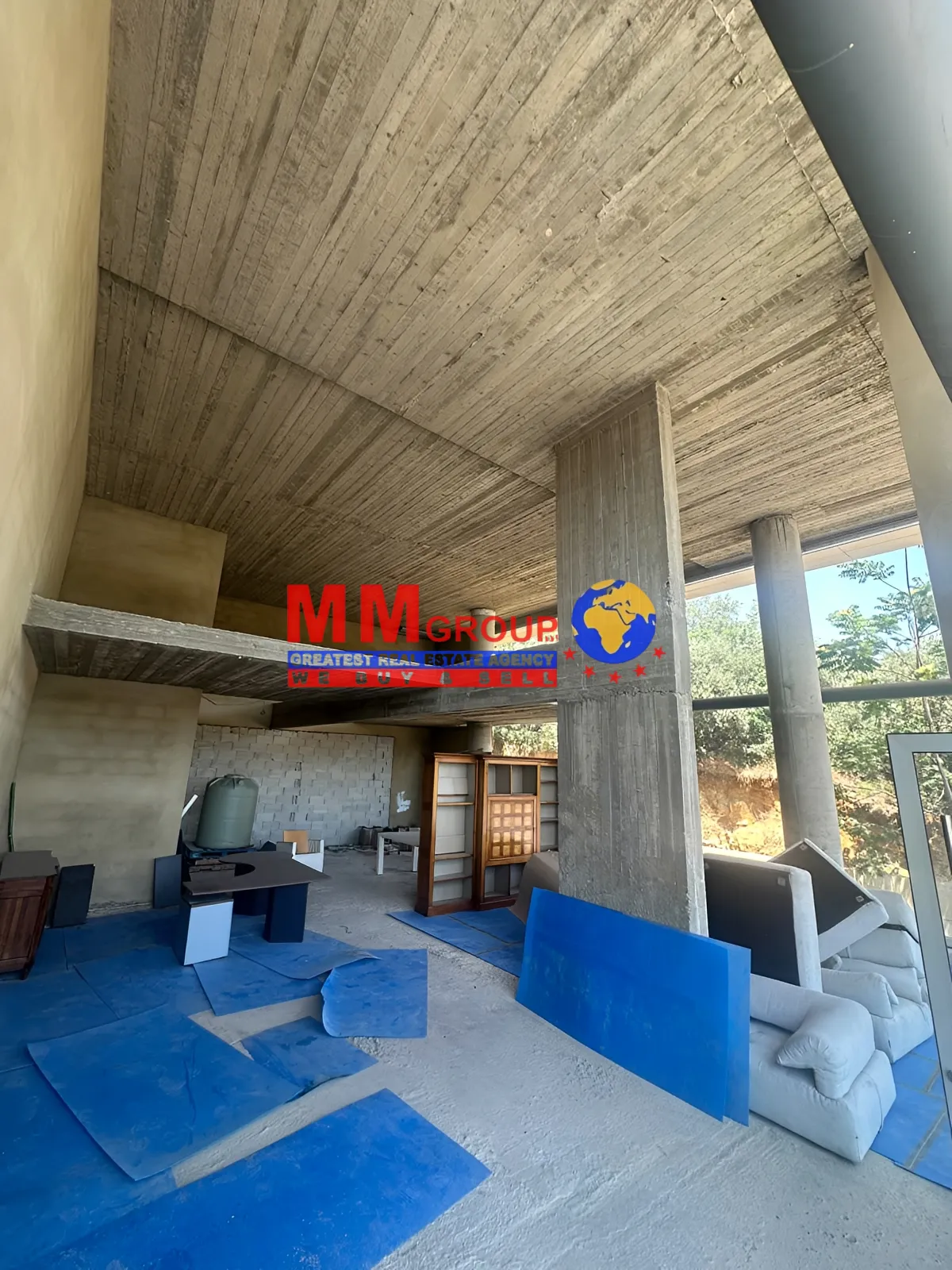 Showroom for rent in Mansourieh