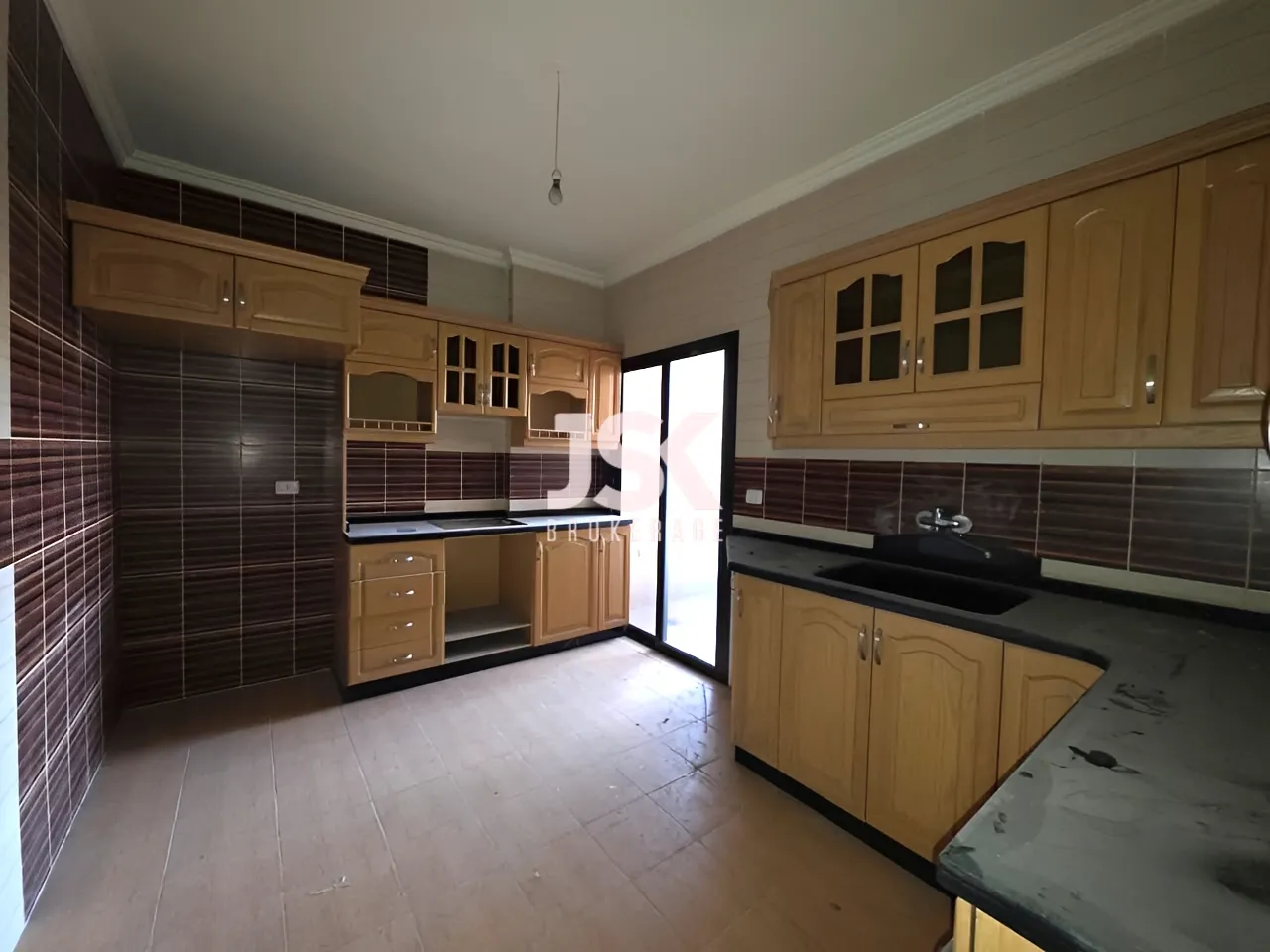 Apartment for Sale in Forn El Chebbak - 3 bed, 1 bath