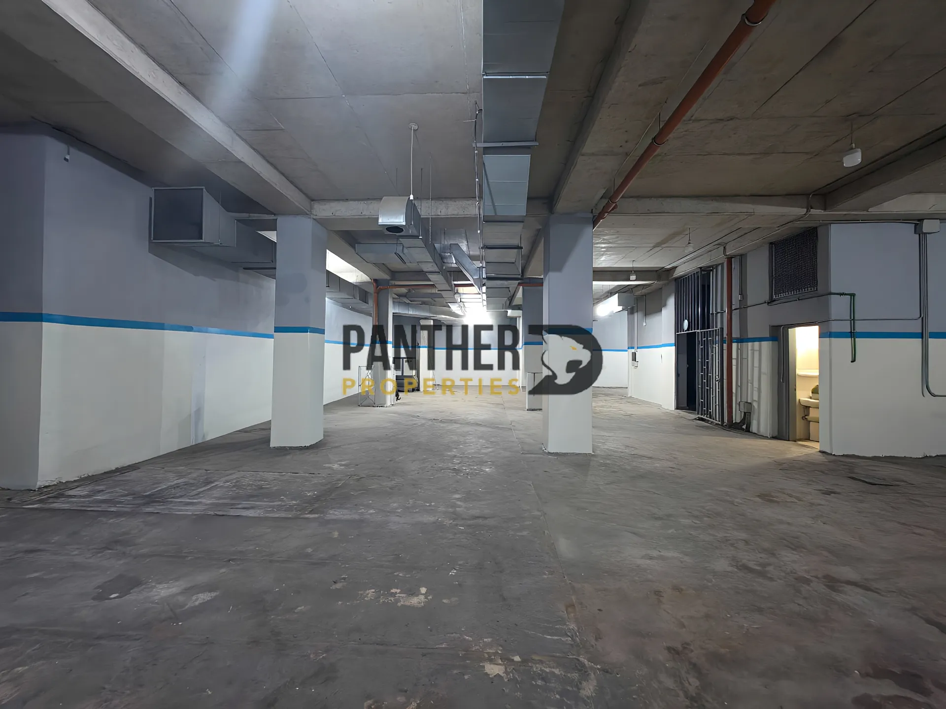 Warehouse for rent in Mazraat yachoua, lebanon