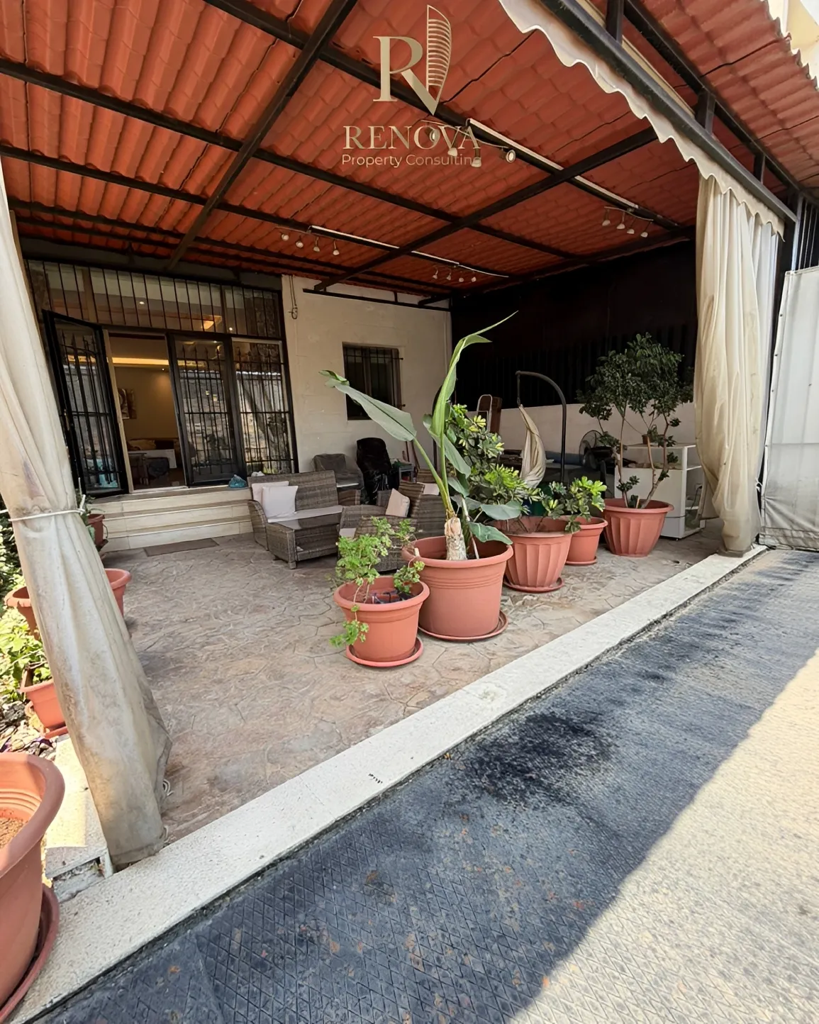 Residential Building for rent in Mansourieh, Lebanon