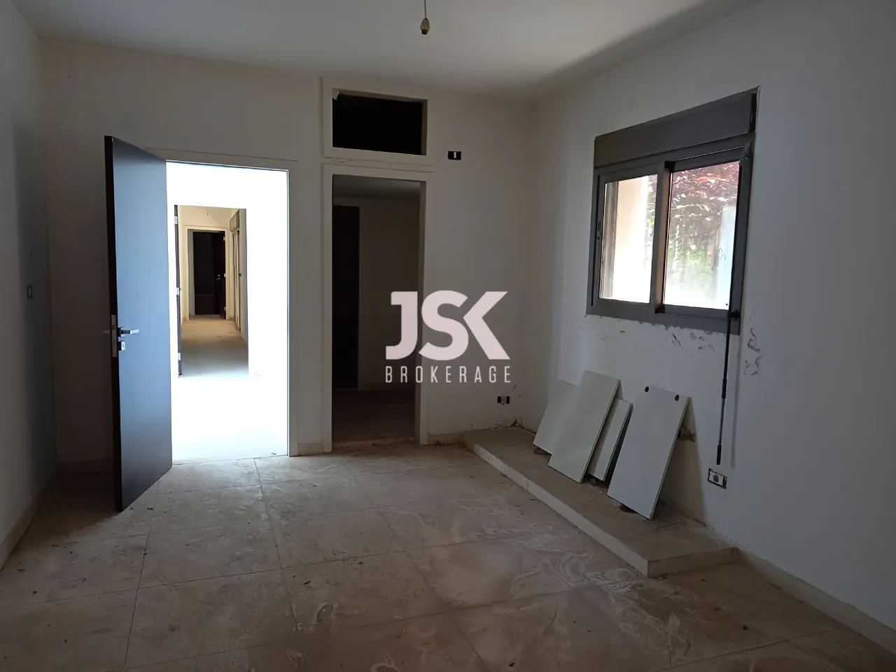 Apartment for Sale in Haret Sakher