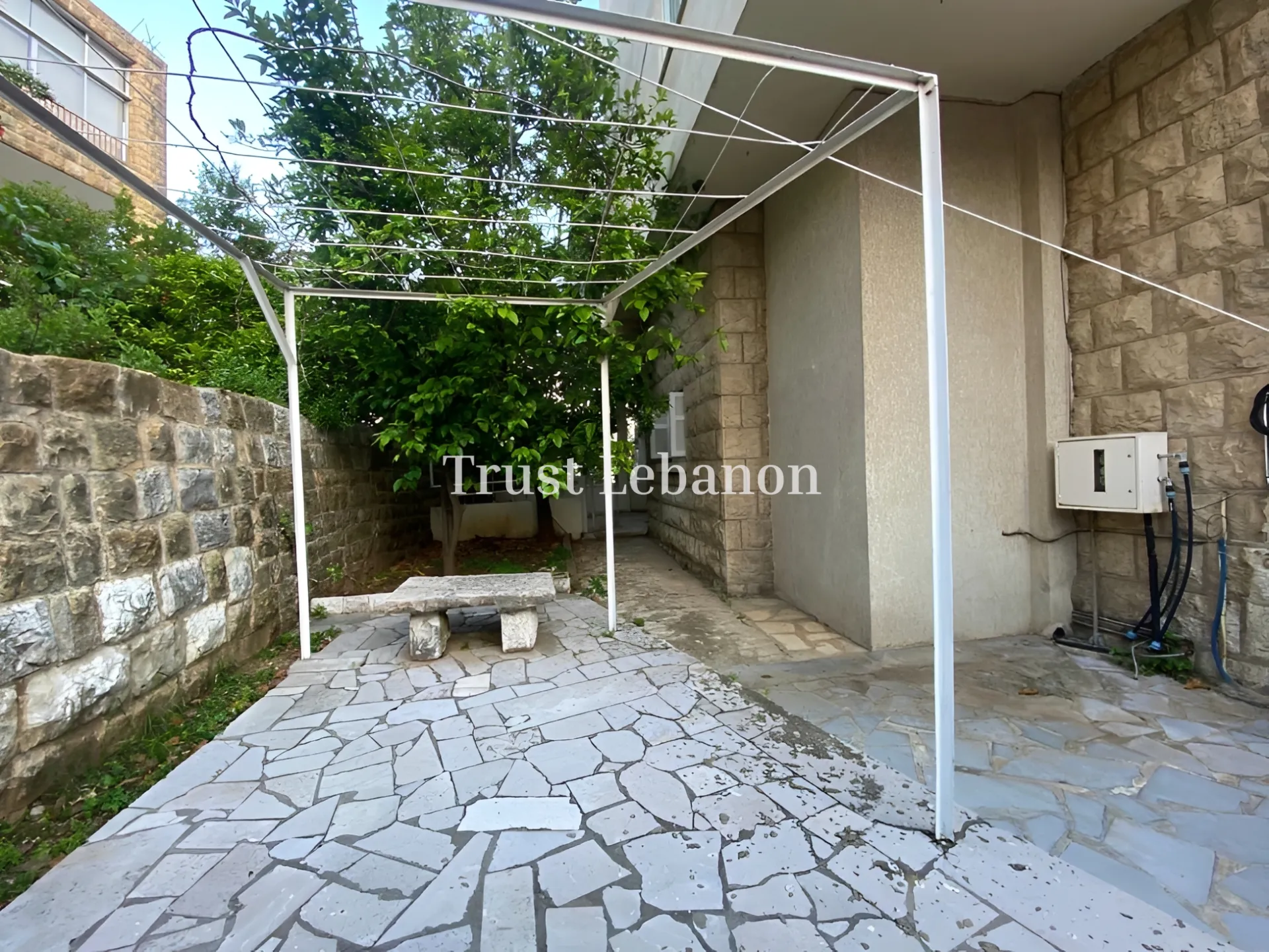 Apartment for rent in Baabdat