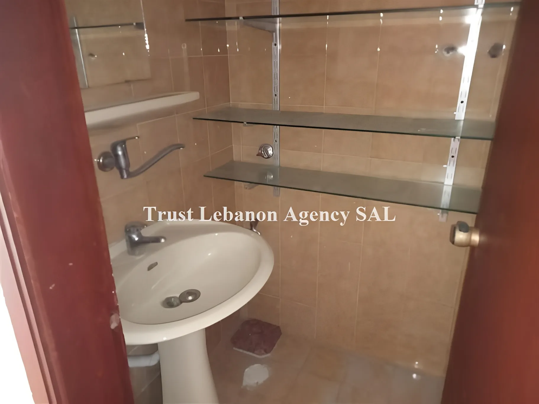 Office for rent in Achrafieh, Jeitaoui