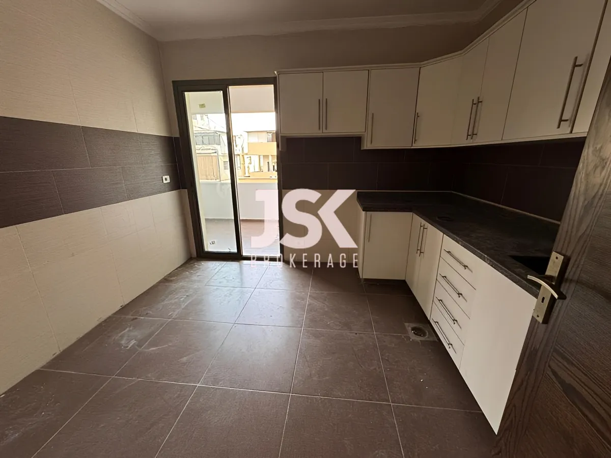 Apartment for Sale in Kraytem, Beirut, Lebanon - 3 bed, 4 bath