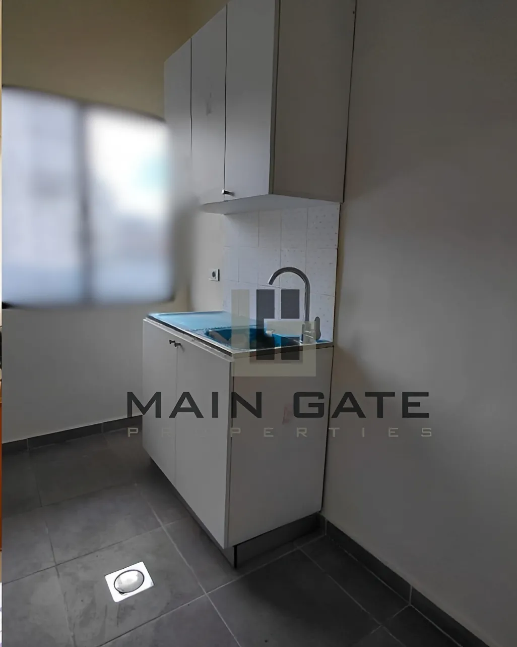 Office for rent in Baouchriyeh