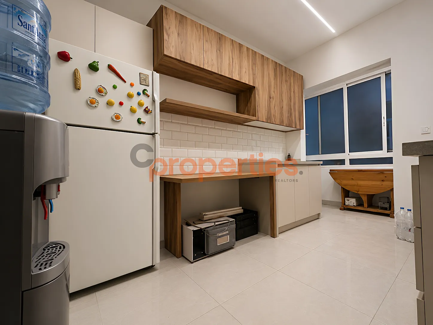 Apartment for rent in Hamra, Beirut, Lebanon - 2 bed, 2 bath