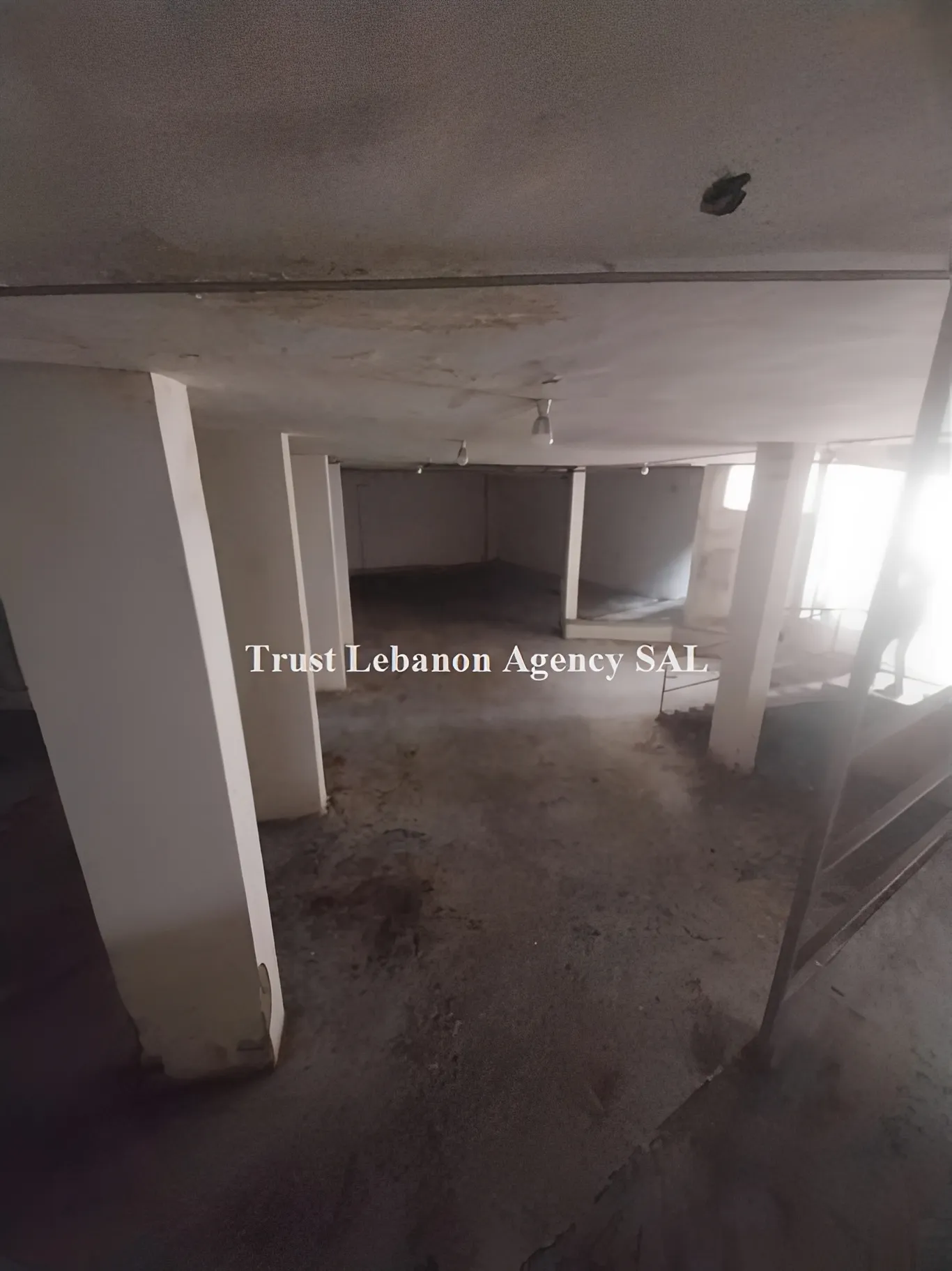 Commercial Property For Sale in Metn, Dekweneh