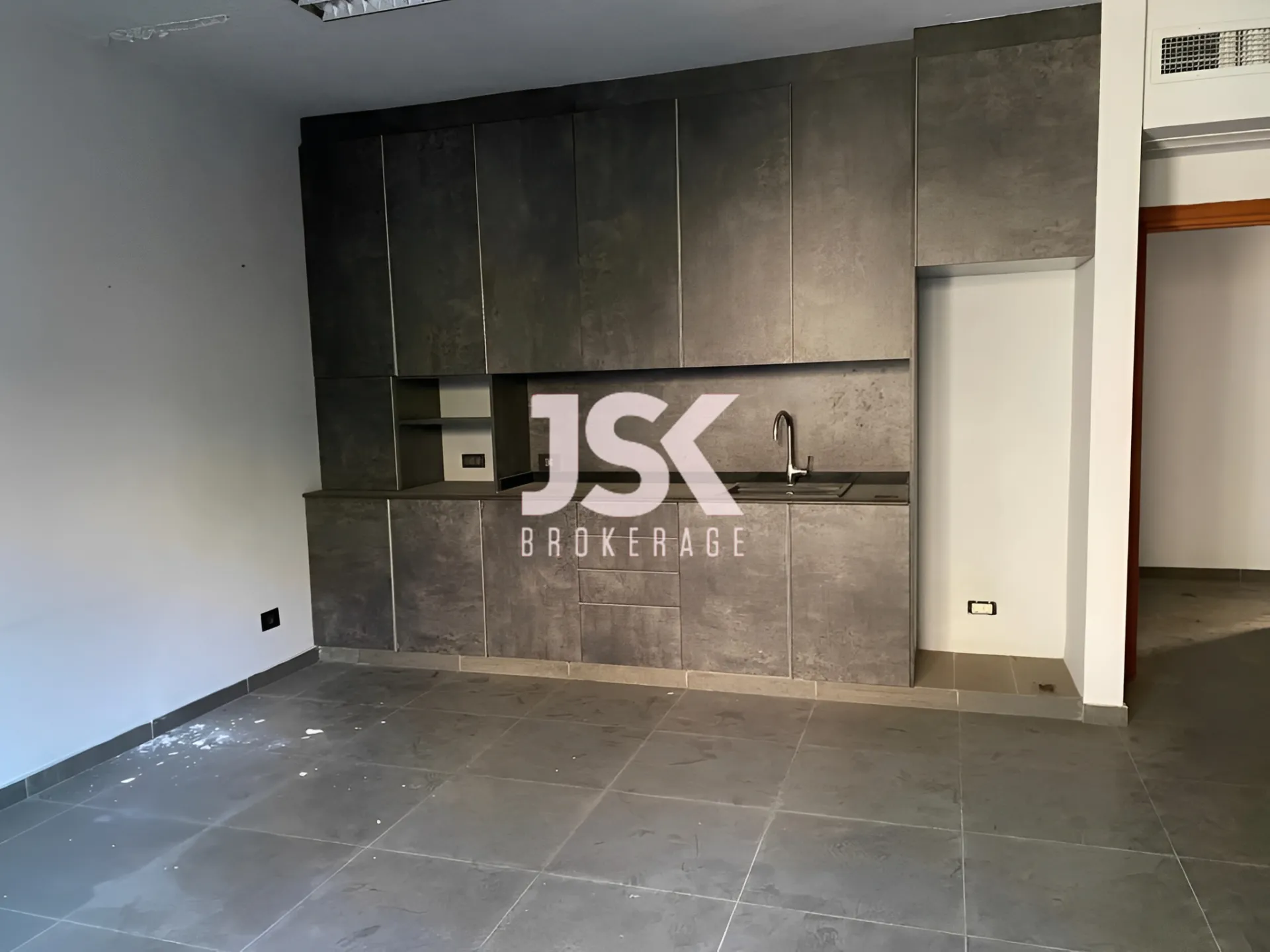 Office for Rent in Tabariss, Achrafieh, Beirut, Lebanon