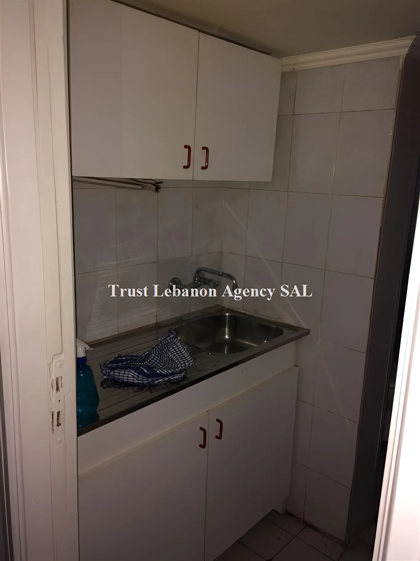 Office for sale in Metn, Sid El Bauchrieh