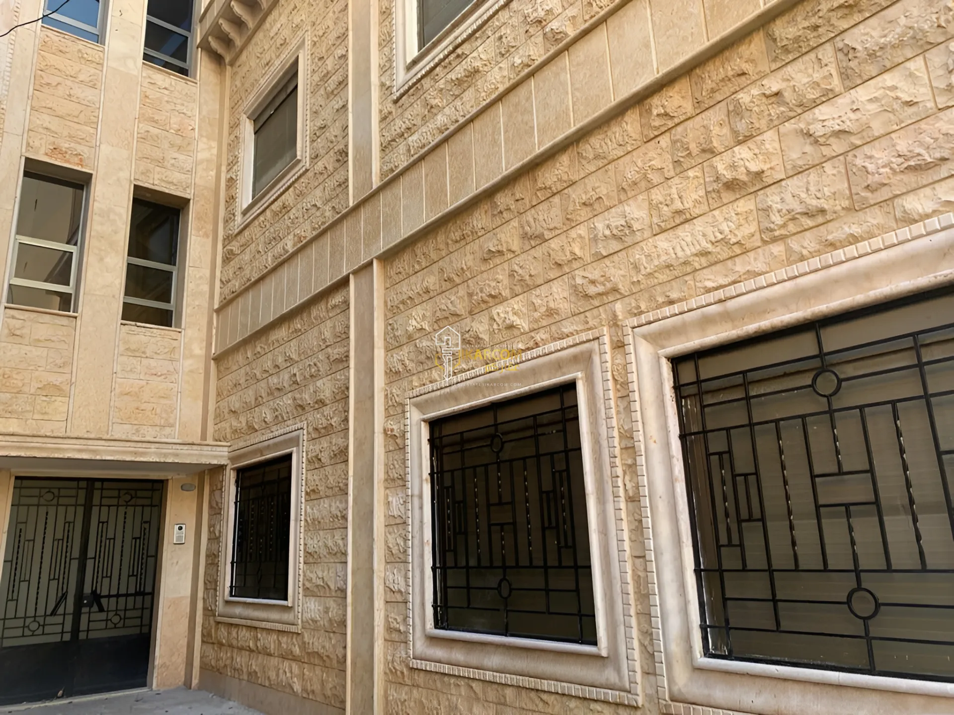 Building for Sale in Jal el Dib