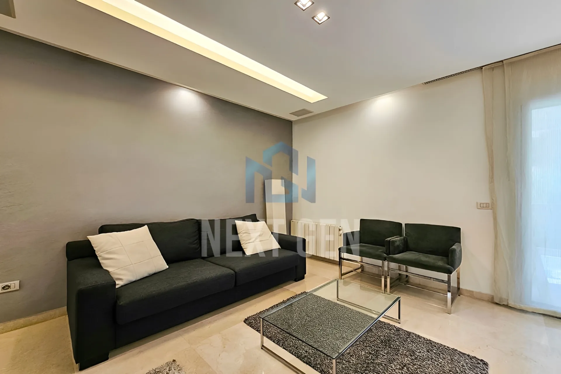 Apartment for rent in Ain Al Mraiseh, Beirut, Lebanon - 3 bed, 4 bath