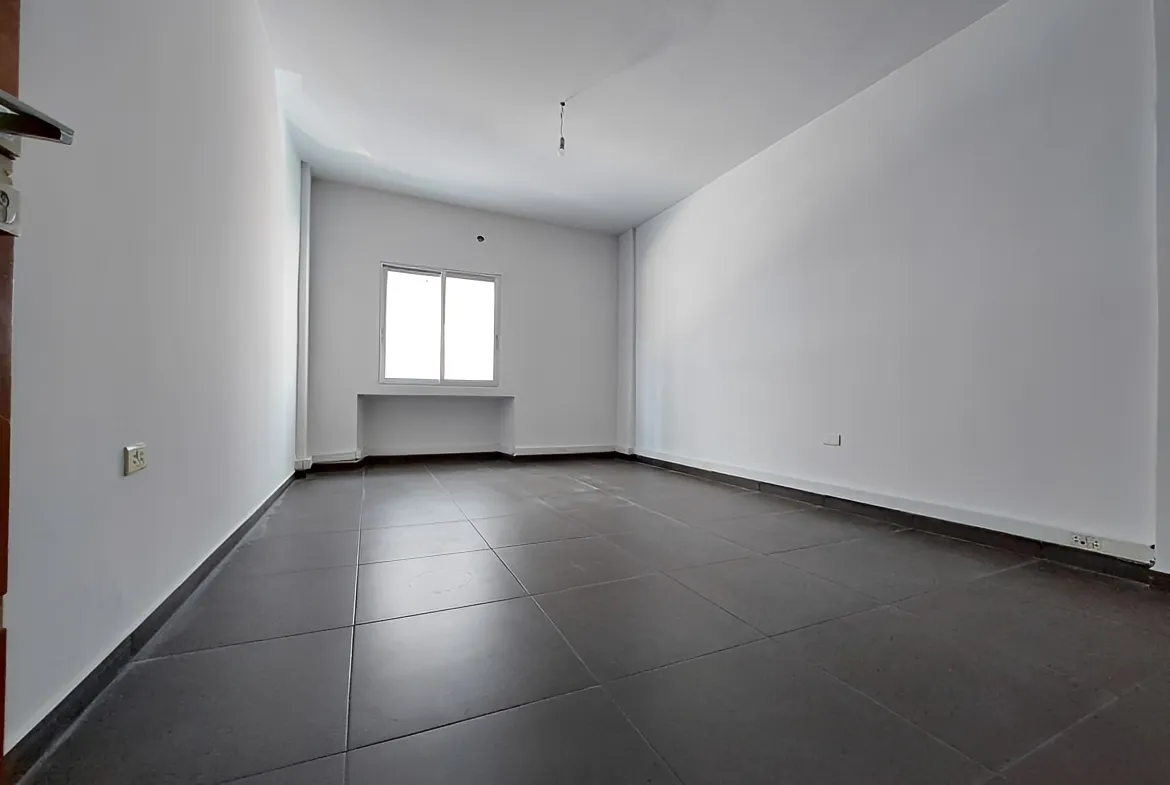 Office for Sale in Zalqa