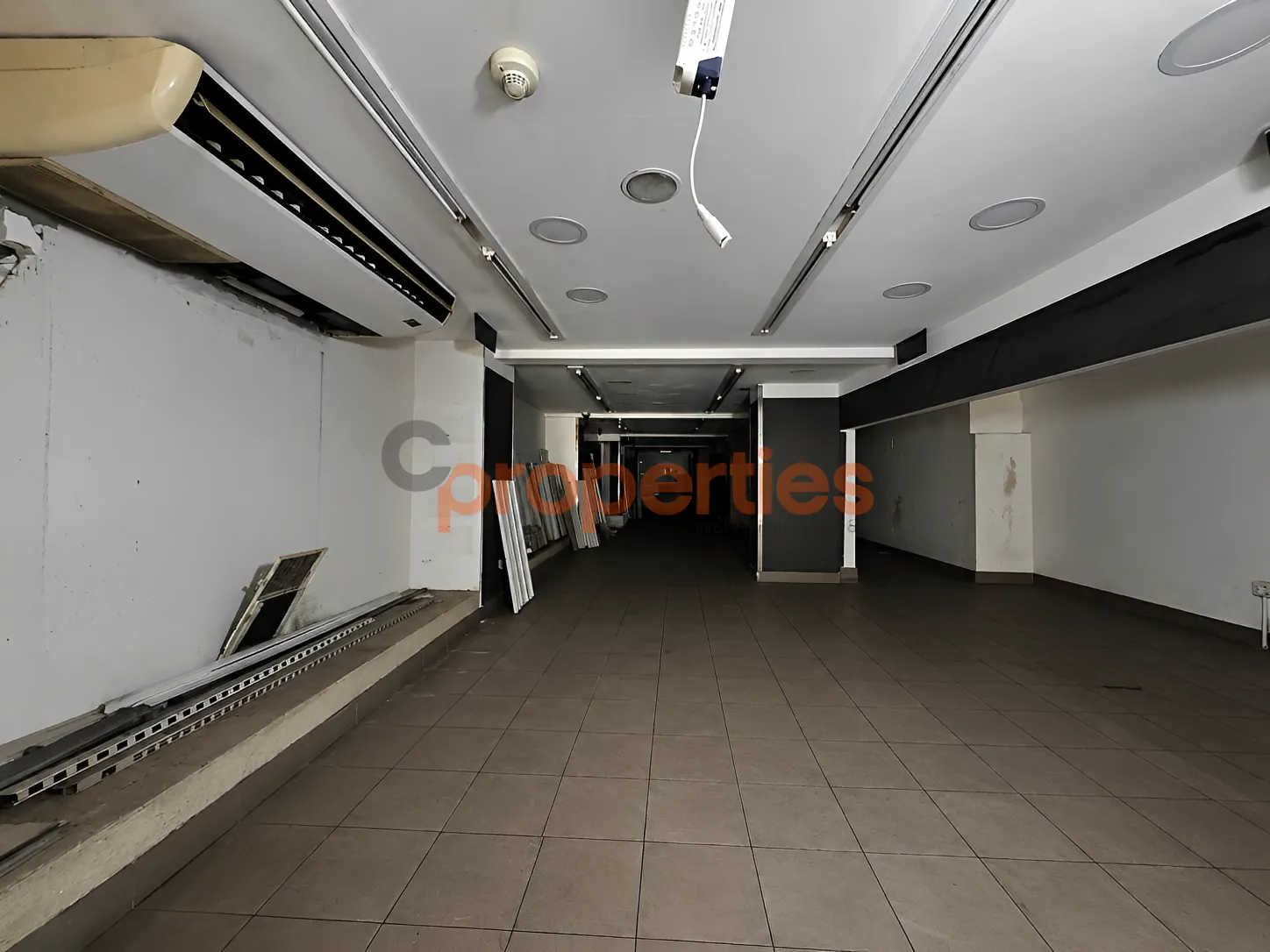 Shop for rent in Hamra, Beirut, Lebanon