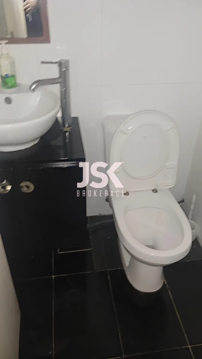 Office for rent in Sin El Fil