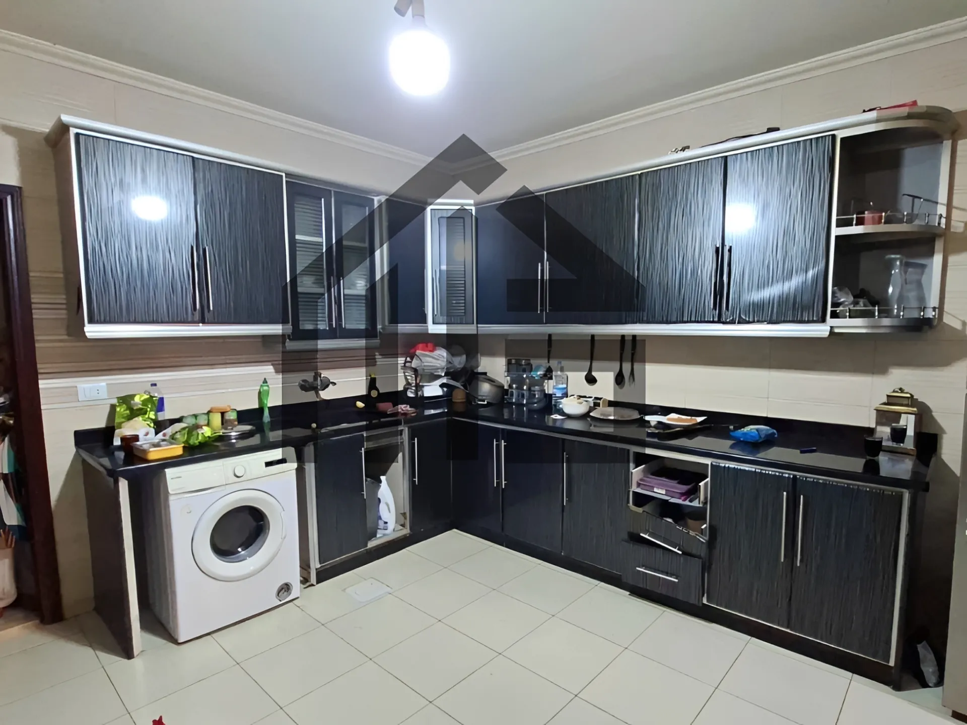 Apartment for sale in Dawhet Aramoun, Lebanon - 2 bed, 3 bath