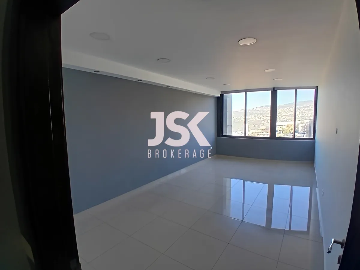 Office for rent in Mazraat Yachoua