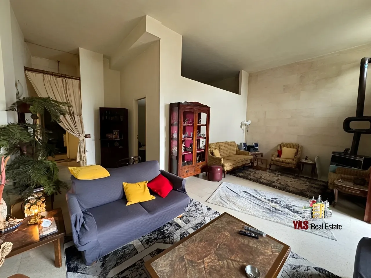 Warehouse for sale in Ballouneh