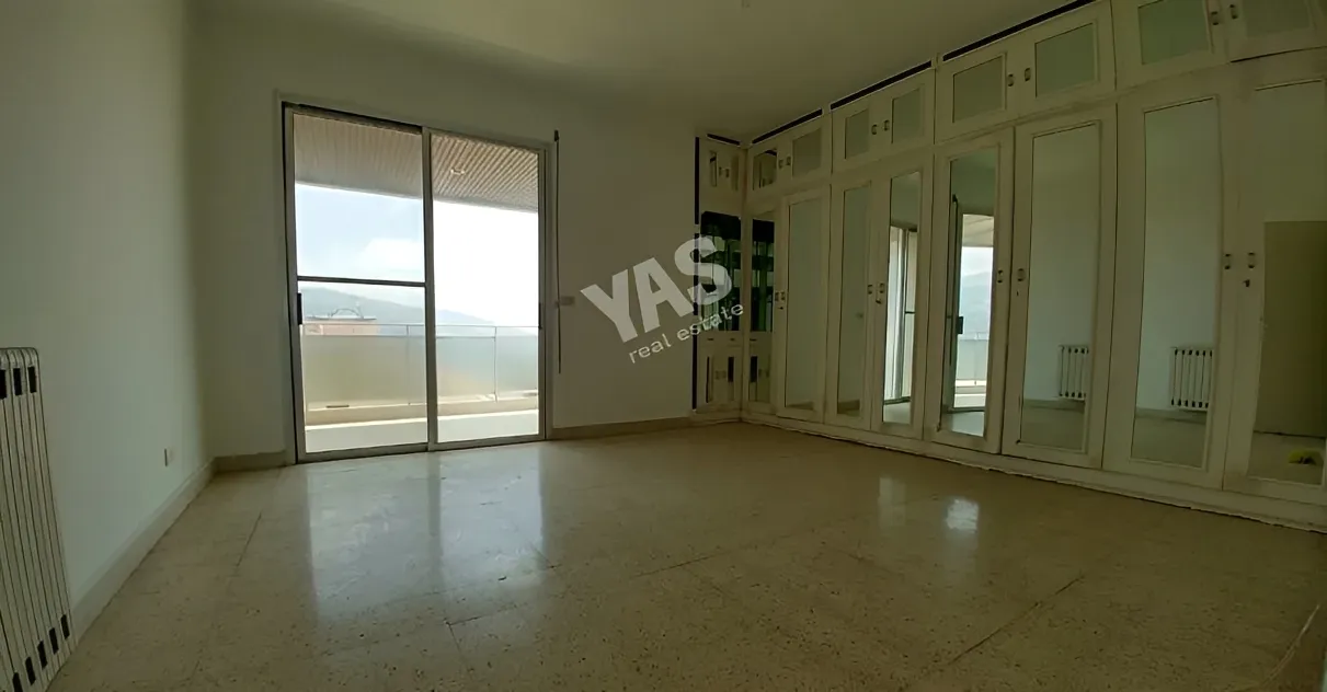 Apartment for Sale in Ballouneh