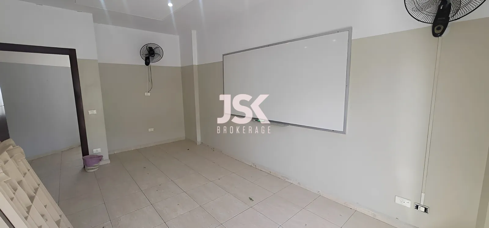 Office for rent in Zouk Mosbeh, Lebanon