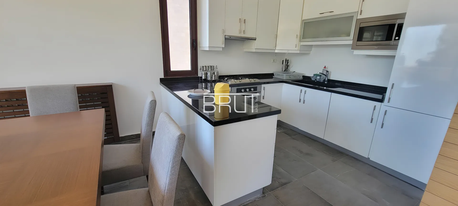 Apartment for Sale in Faqra - 3 bed