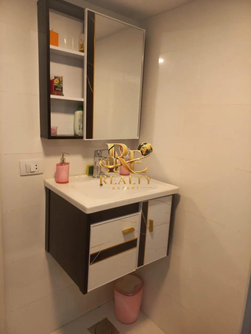 شقة for sale in بيروت، لبنان