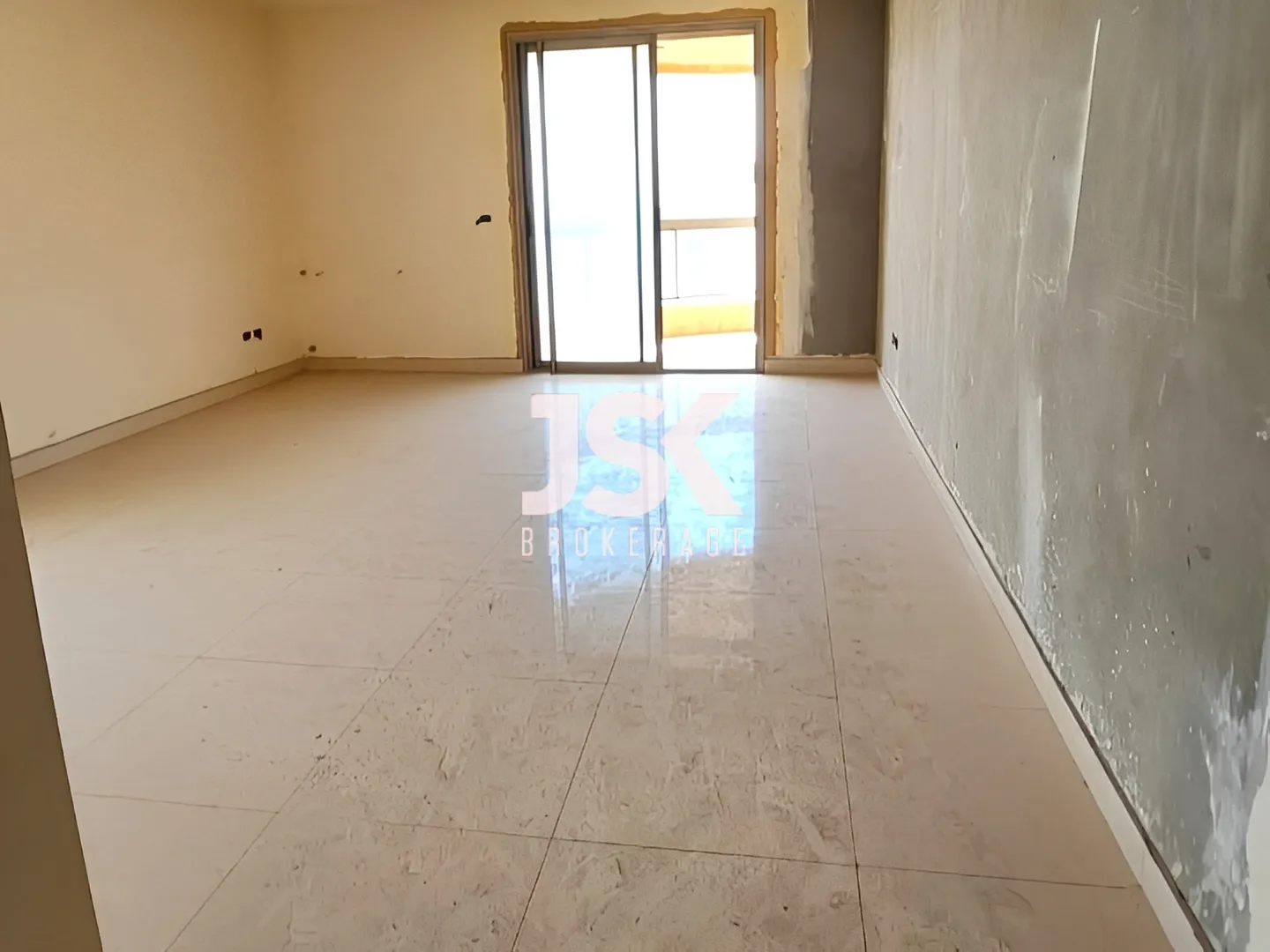 Apartment for Sale in Ramleh Al Bayda, Beirut, Lebanon - 4 bed, 4 bath