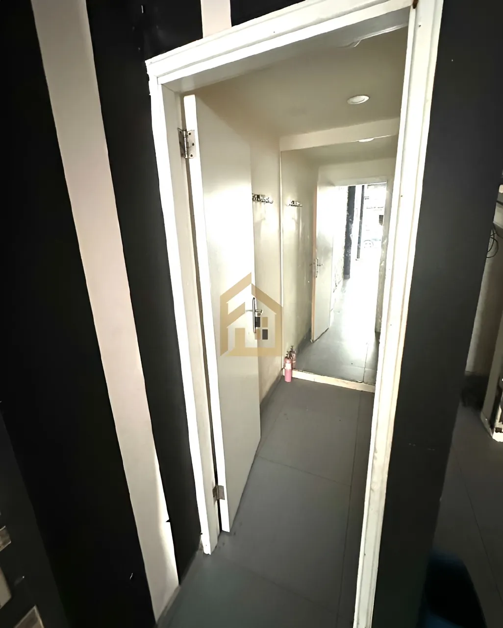 Shop for rent in Tariq El Jdideh, Beirut, Lebanon