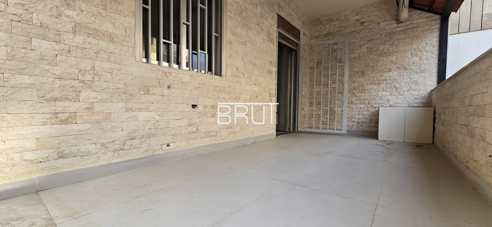 Apartment for Sale in Ballouneh