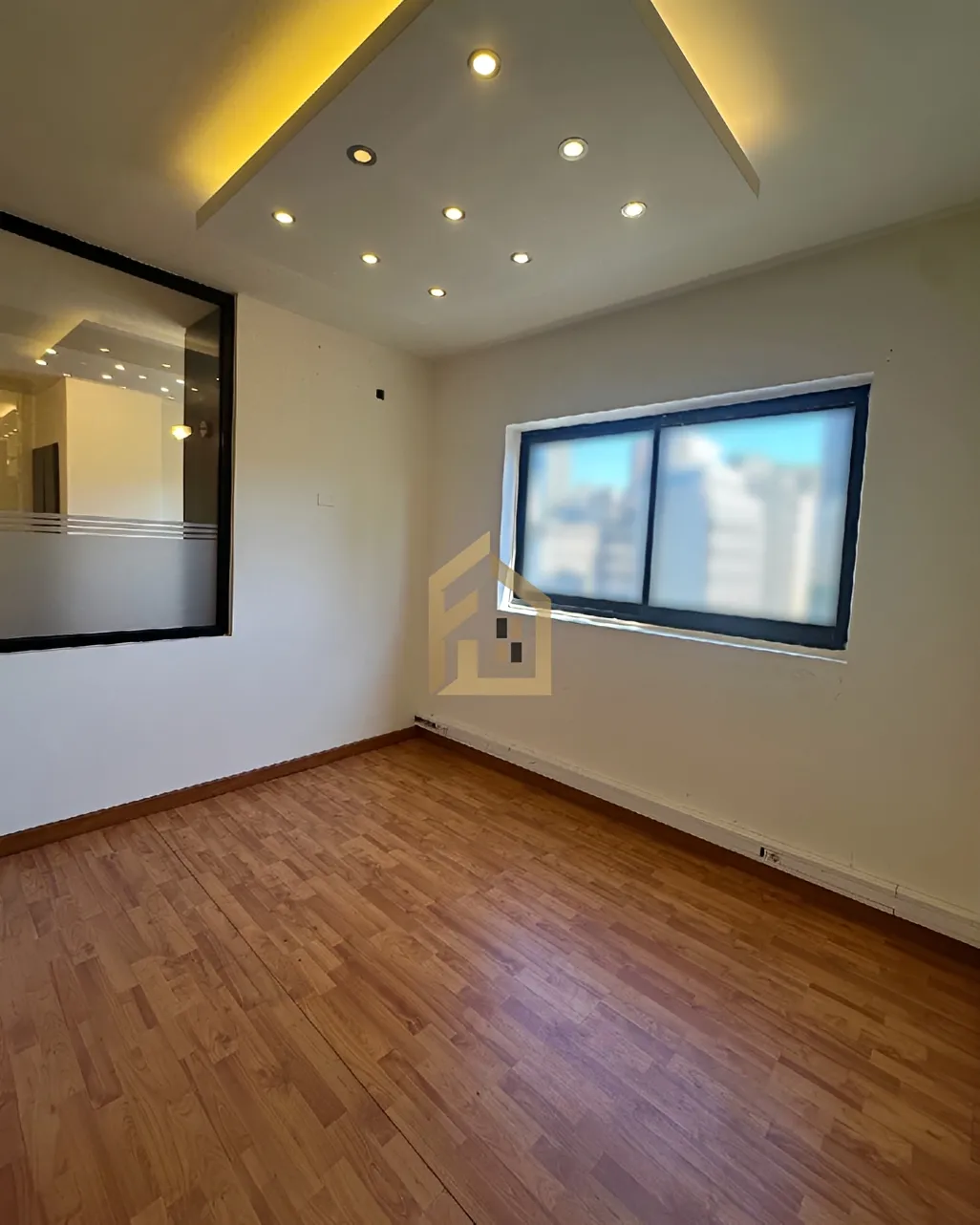 Office for rent in Ain Al Mraiseh, Beirut, Lebanon