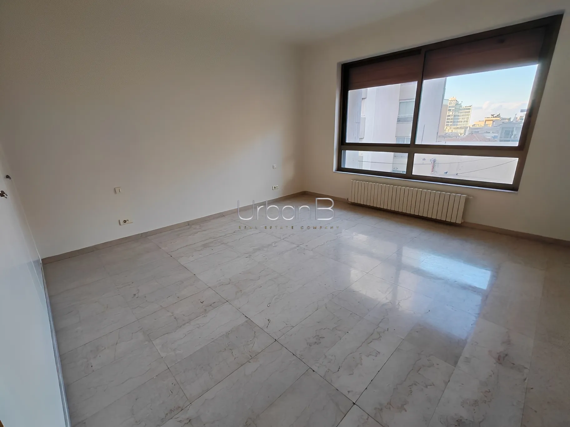 Apartment for Rent in Caree d'or, Achrafieh