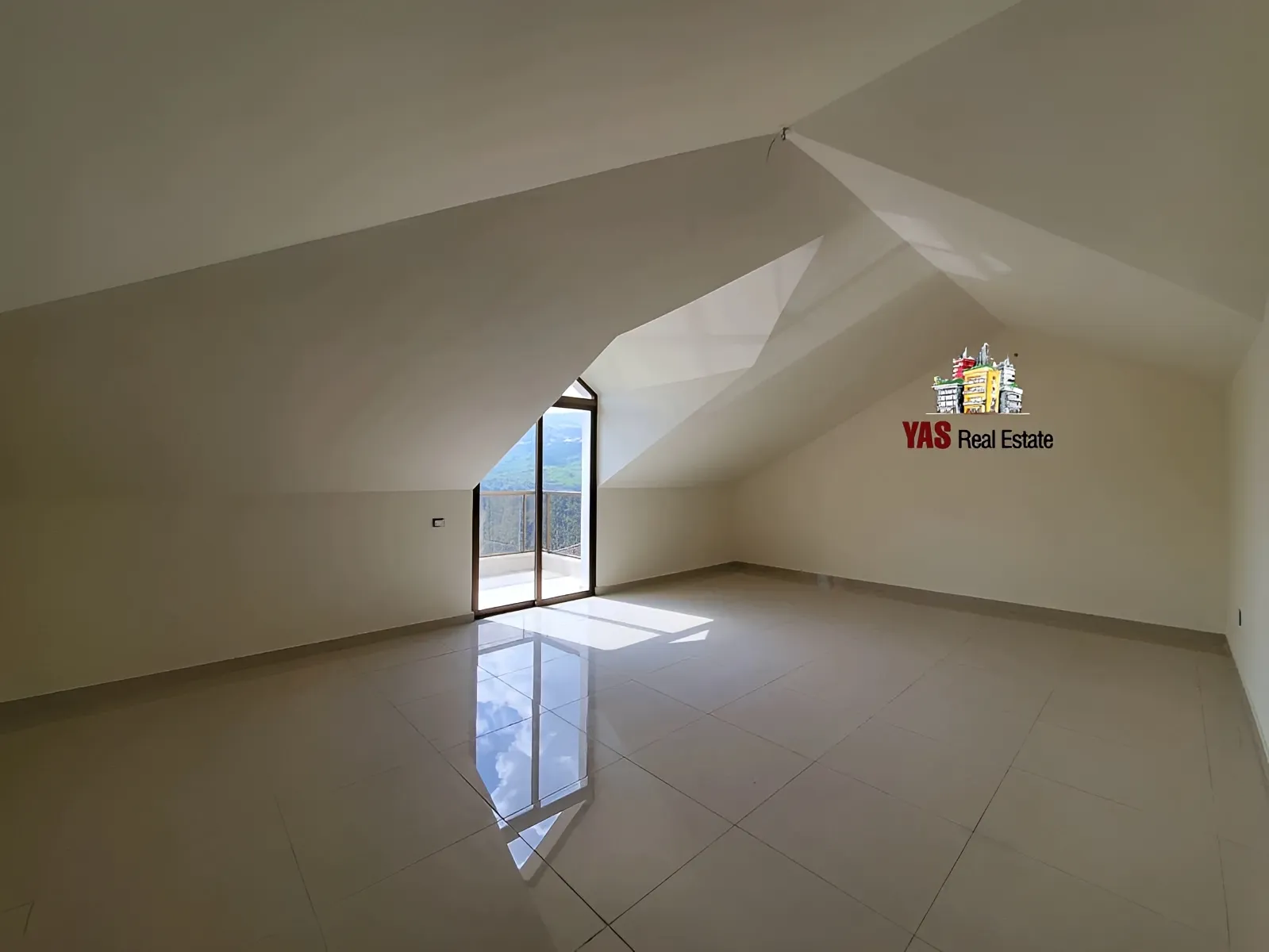 Apartment for Sale in Ballouneh