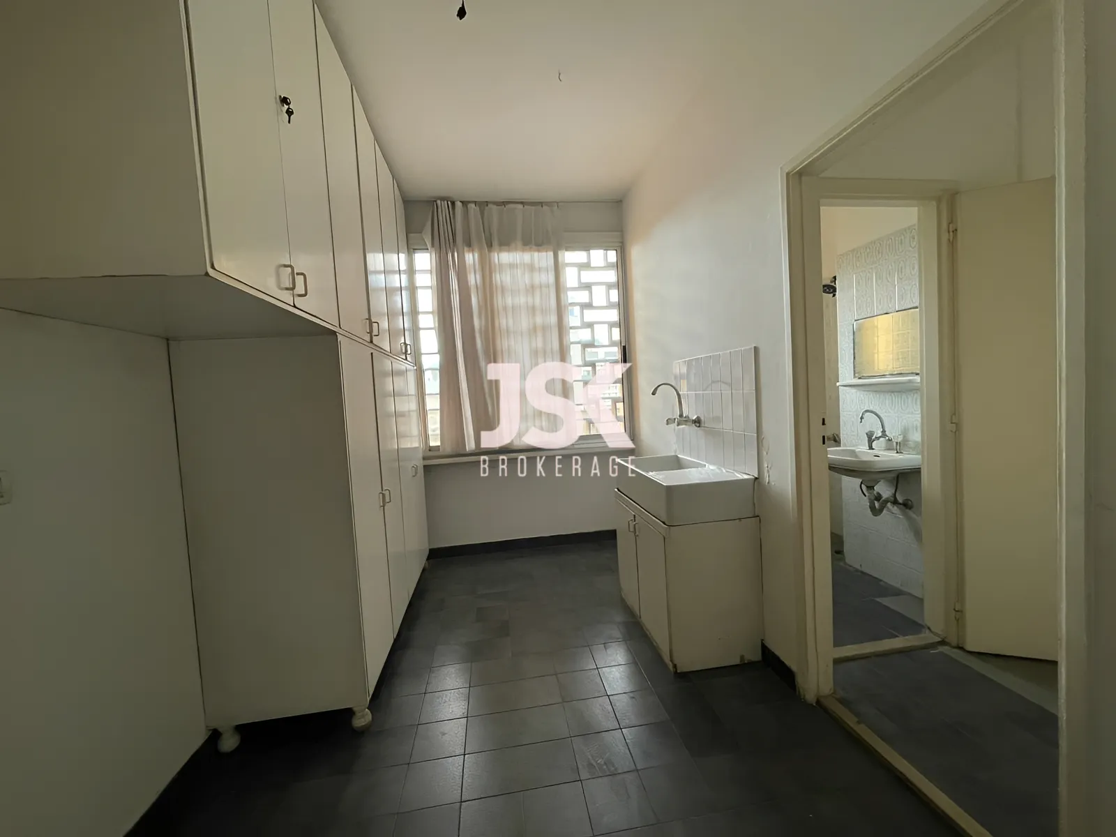 Apartment for Rent in Ras Beirut
