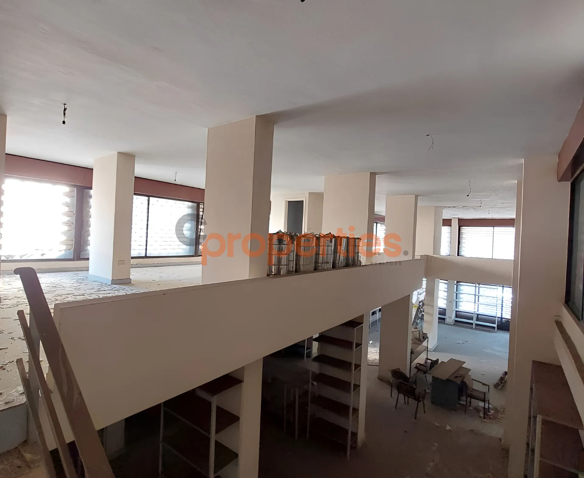 Showroom for Sale in Jdeideh