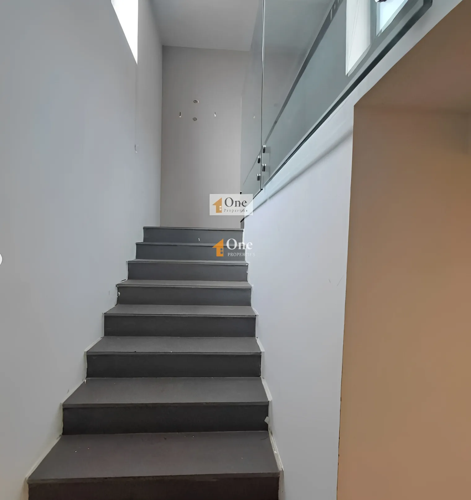 Shop for rent in Zouk Mikael, Lebanon
